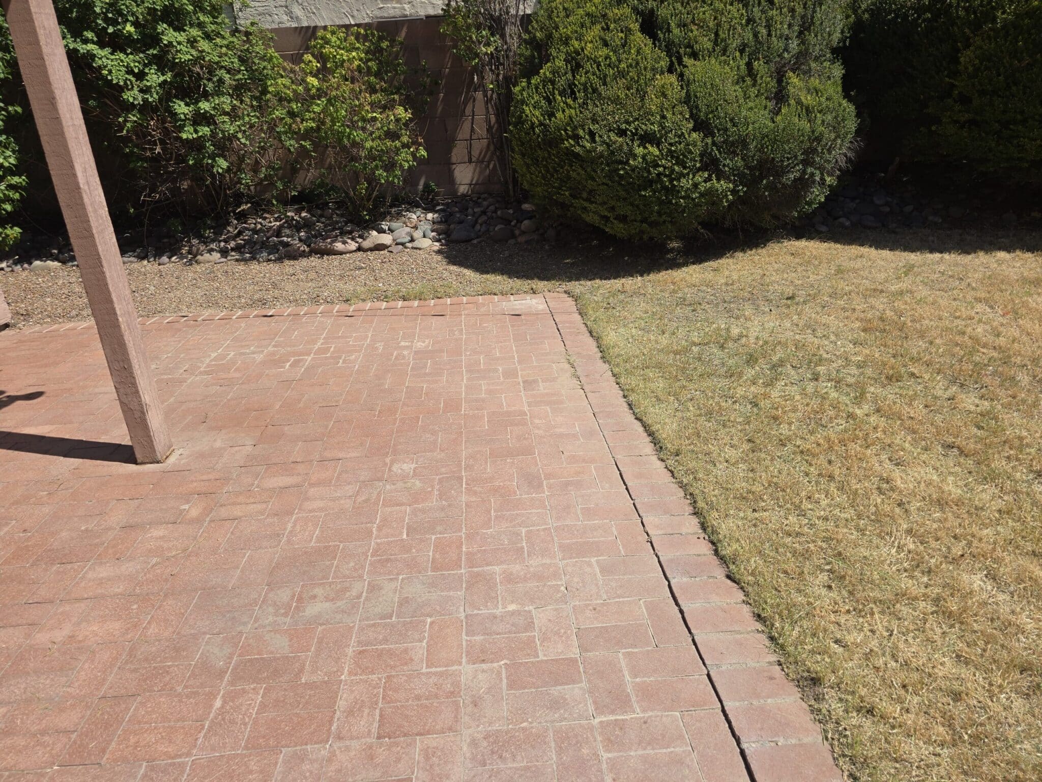 Landscaping cleanup and violation response work in Apache Junction, AZ