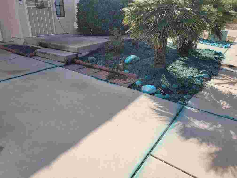 Unattended yard on a seasonal-resident property in Apache Junction, AZ